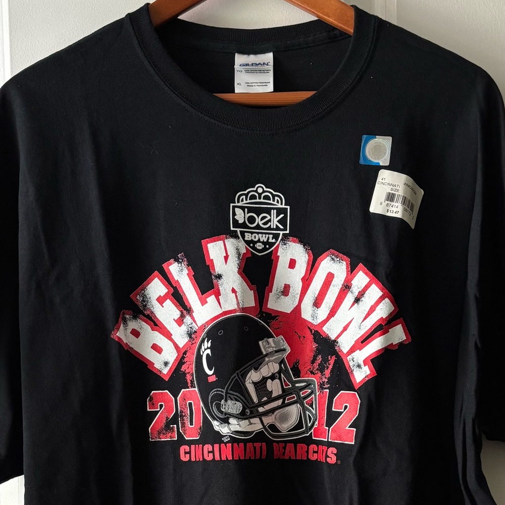 NWT UC Bearcats University of Cincinnati T-Shirt Blk Big 12 Football Size XL NEW
